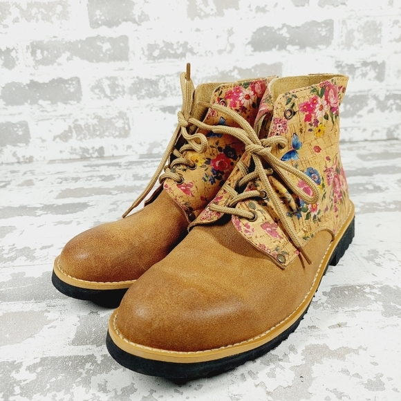NEW Pneu by Borex Brown Floral Lace Up Chukka Boho Ankle Boots H564 - Picture 2 of 10